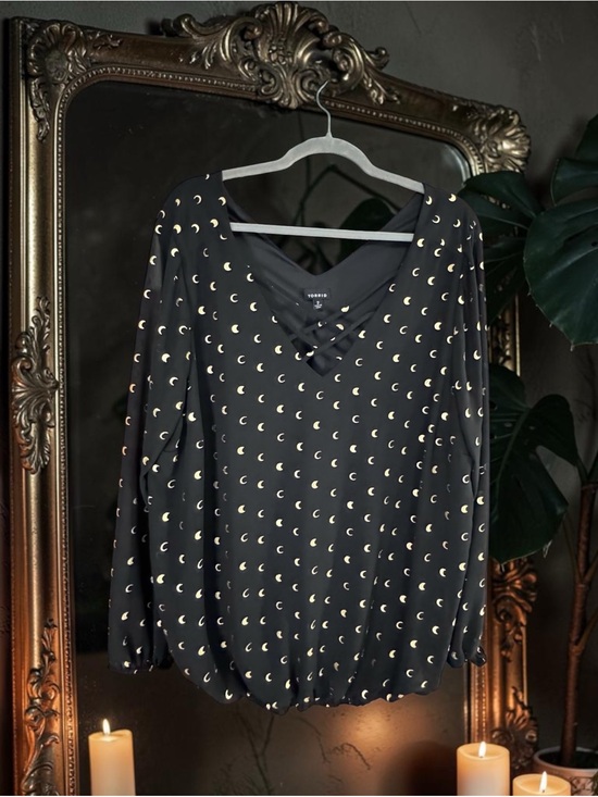 torrid Tops - Witchy Fall Whimsigoth Gold Crescent Moon-Print Blouse Torrid Plus Sz 2 (20)